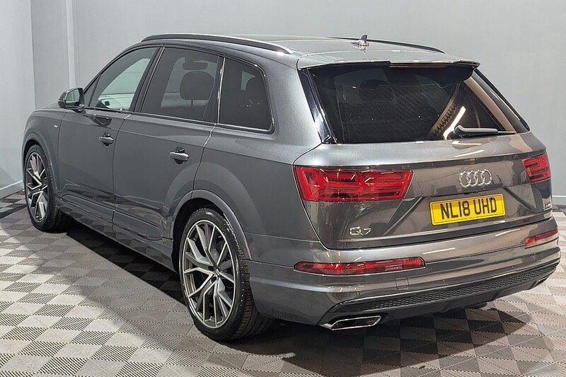 Audi Q7 3.0 TDI V6 Black Edition SUV 5dr Diesel Tiptronic quattro Euro 6 (s/s) (272 ps) - U186