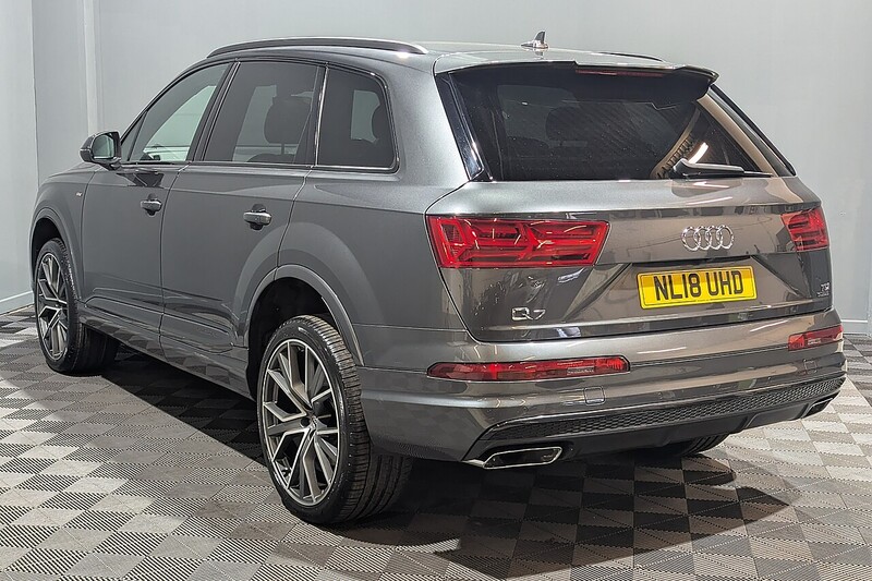 Audi Q7 3.0 TDI V6 Black Edition SUV 5dr Diesel Tiptronic quattro Euro 6 (s/s) (272 ps) - U186