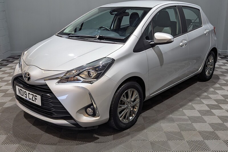 Toyota Yaris 1.5 VVT-i Icon Hatchback 5dr Petrol Manual Euro 6 (111 ps) - U194