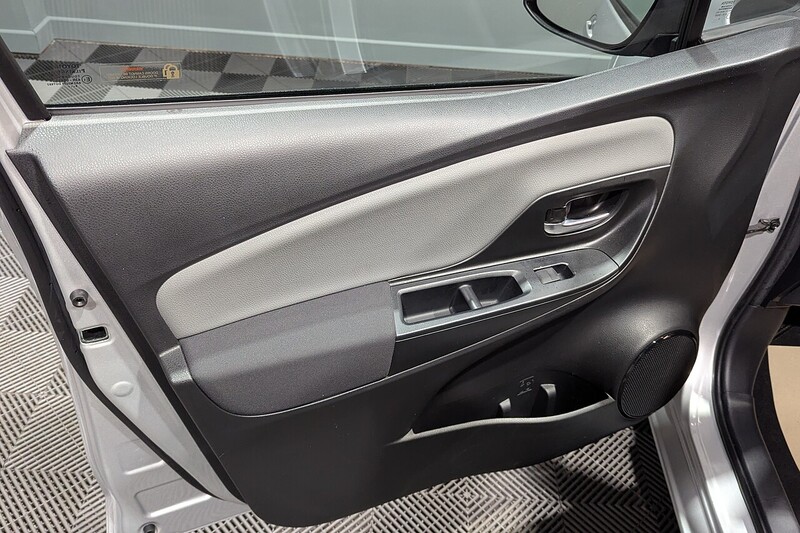 Toyota Yaris 1.5 VVT-i Icon Hatchback 5dr Petrol Manual Euro 6 (111 ps) - U194