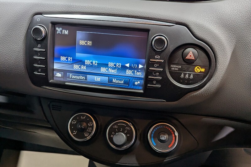 Toyota Yaris 1.5 VVT-i Icon Hatchback 5dr Petrol Manual Euro 6 (111 ps) - U194