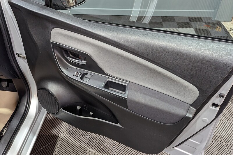 Toyota Yaris 1.5 VVT-i Icon Hatchback 5dr Petrol Manual Euro 6 (111 ps) - U194