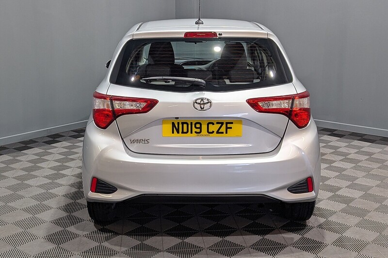 Toyota Yaris 1.5 VVT-i Icon Hatchback 5dr Petrol Manual Euro 6 (111 ps) - U194