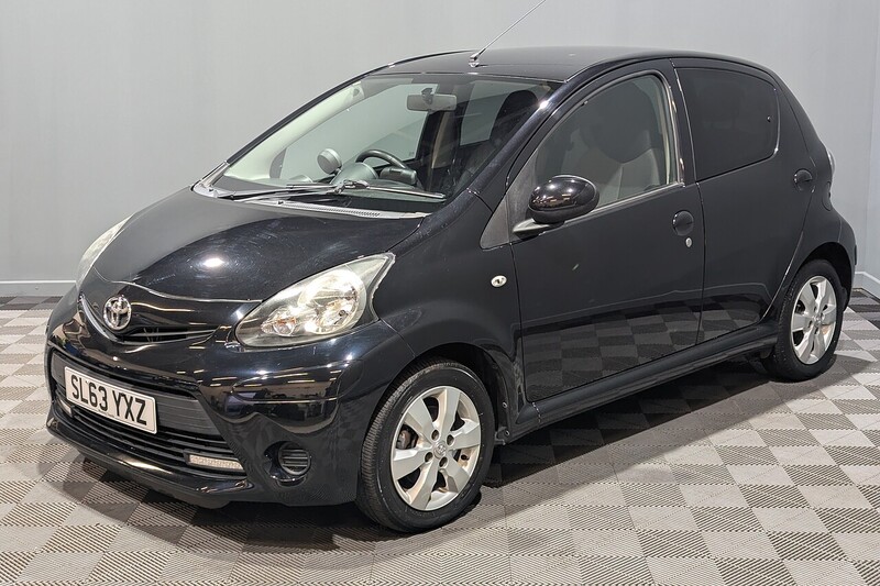 Toyota AYGO 1.0 VVT-i Move with Style Hatchback 5dr Petrol Manual Euro 5 (68 ps) - U196