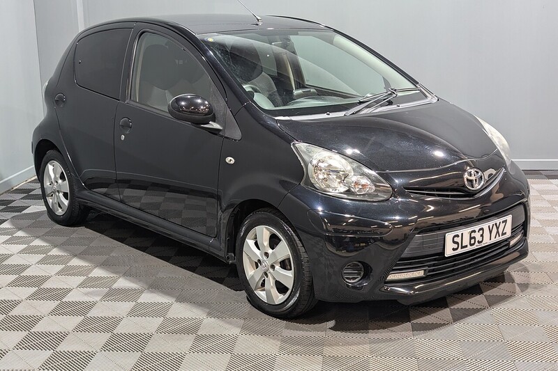 Toyota AYGO 1.0 VVT-i Move with Style Hatchback 5dr Petrol Manual Euro 5 (68 ps) - U196