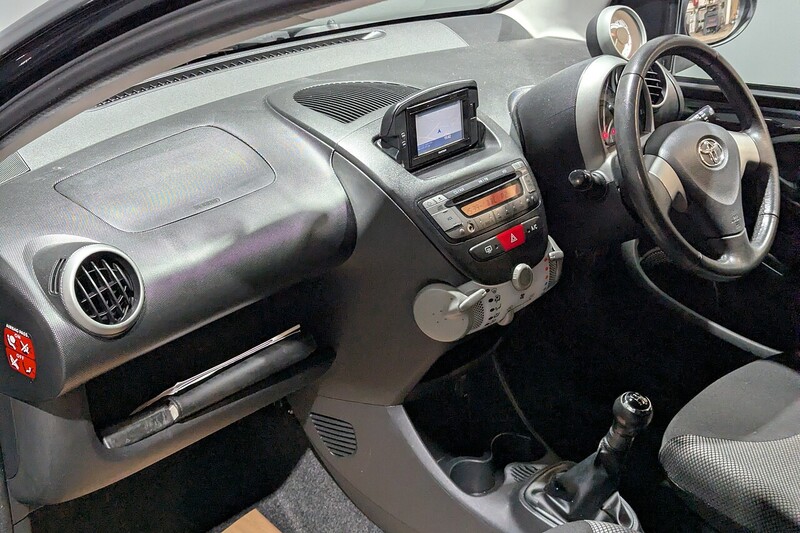 Toyota AYGO 1.0 VVT-i Move with Style Hatchback 5dr Petrol Manual Euro 5 (68 ps) - U196