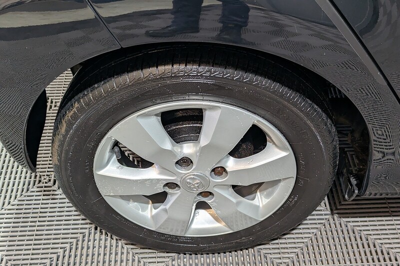 Toyota AYGO 1.0 VVT-i Move with Style Hatchback 5dr Petrol Manual Euro 5 (68 ps) - U196