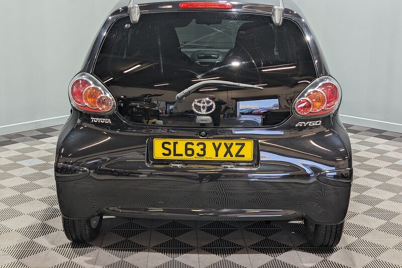 Toyota AYGO 1.0 VVT-i Move with Style Hatchback 5dr Petrol Manual Euro 5 (68 ps) - U196