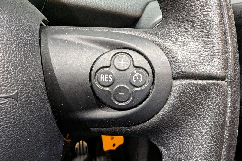 MINI Roadster 1.6 Cooper S Convertible 2dr Petrol Manual Euro 5 (s/s) (184 ps) - U198