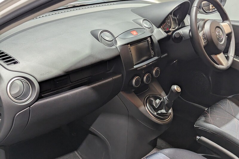 Mazda Mazda2 1.3 Venture Hatchback 5dr Petrol Manual Euro 5 (84 ps) - U199
