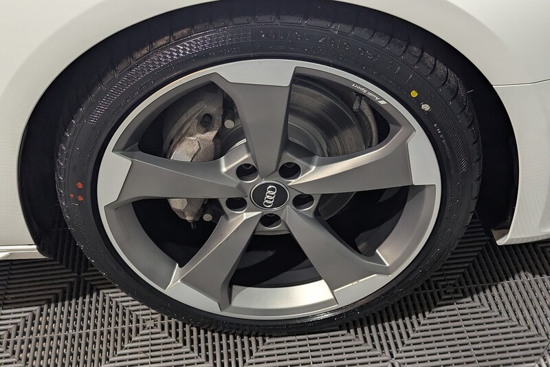 Audi A4 Avant 2.0 TFSI 40 Black Edition Estate 5dr Petrol S Tronic Euro 6 (s/s) (204 ps) - U202