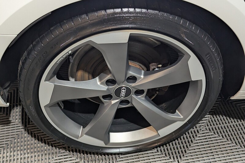 Audi A4 Avant 2.0 TFSI 40 Black Edition Estate 5dr Petrol S Tronic Euro 6 (s/s) (204 ps) - U202