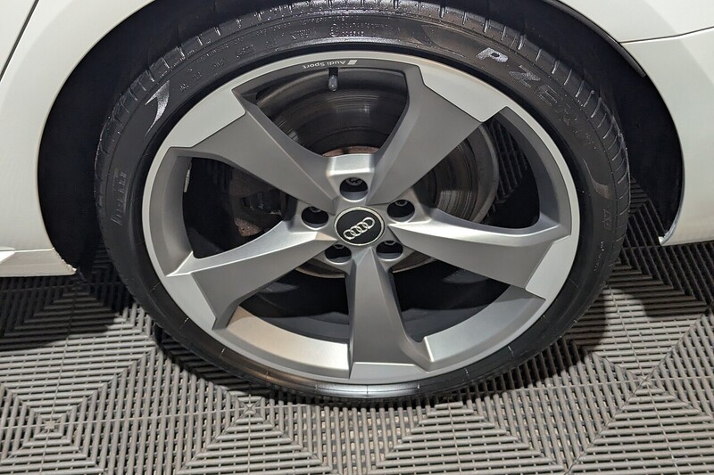 Audi A4 Avant 2.0 TFSI 40 Black Edition Estate 5dr Petrol S Tronic Euro 6 (s/s) (204 ps) - U202