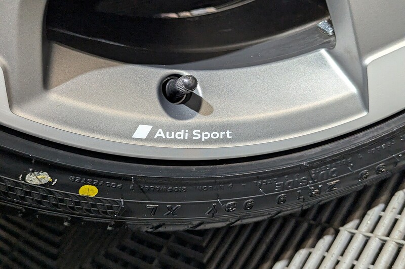 Audi A4 Avant 2.0 TFSI 40 Black Edition Estate 5dr Petrol S Tronic Euro 6 (s/s) (204 ps) - U202