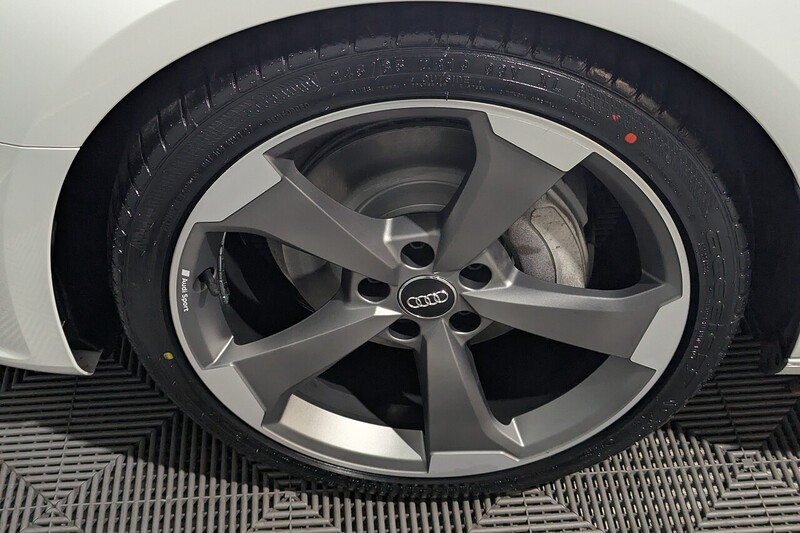 Audi A4 Avant 2.0 TFSI 40 Black Edition Estate 5dr Petrol S Tronic Euro 6 (s/s) (204 ps) - U202