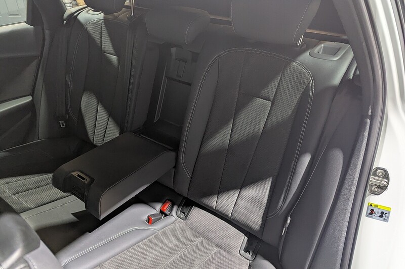 Audi A4 Avant 2.0 TFSI 40 Black Edition Estate 5dr Petrol S Tronic Euro 6 (s/s) (204 ps) - U202