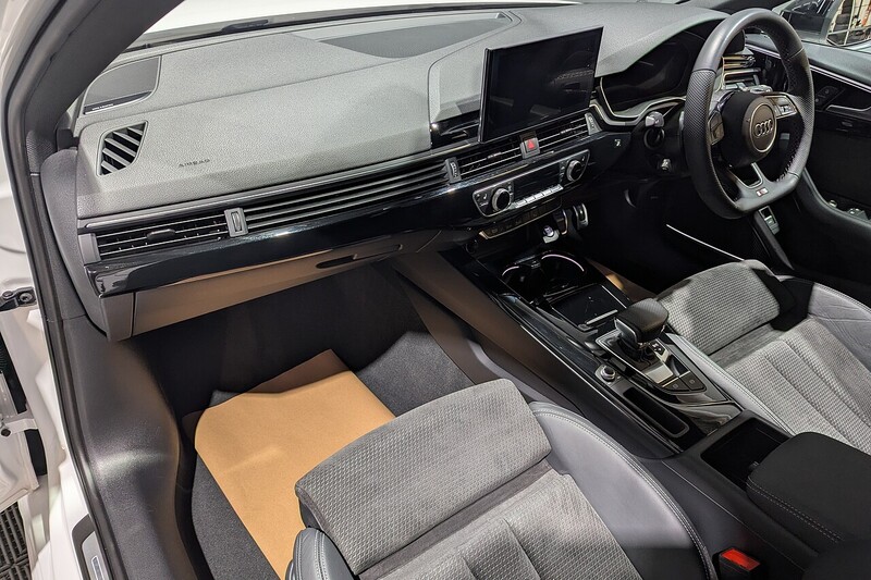 Audi A4 Avant 2.0 TFSI 40 Black Edition Estate 5dr Petrol S Tronic Euro 6 (s/s) (204 ps) - U202