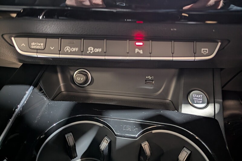 Audi A4 Avant 2.0 TFSI 40 Black Edition Estate 5dr Petrol S Tronic Euro 6 (s/s) (204 ps) - U202