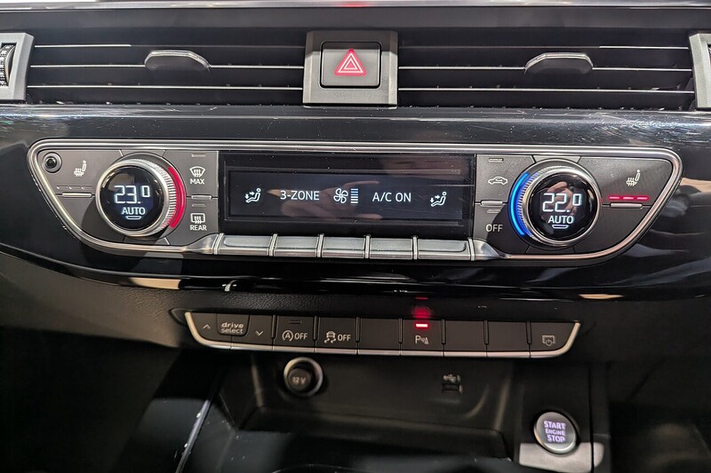 Audi A4 Avant 2.0 TFSI 40 Black Edition Estate 5dr Petrol S Tronic Euro 6 (s/s) (204 ps) - U202