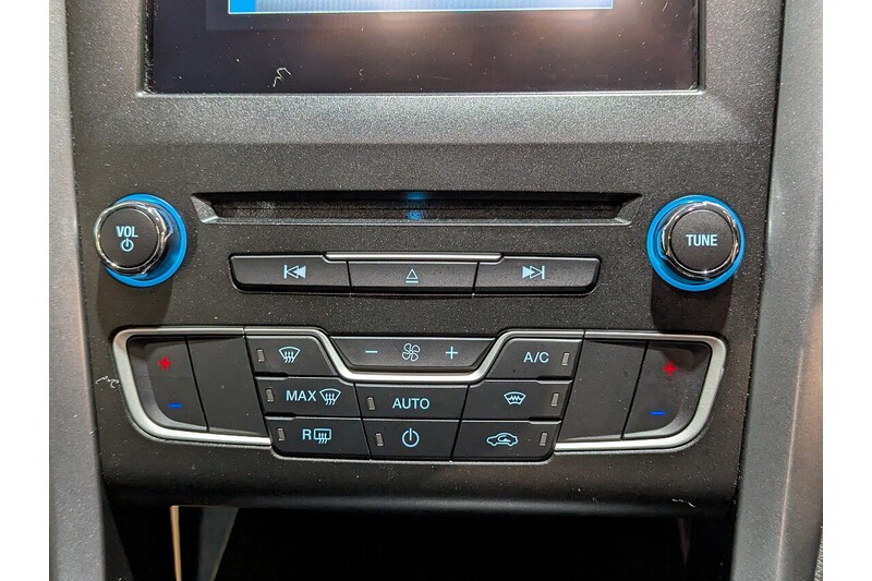 Ford Mondeo 2.0 TDCi ST-Line Hatchback 5dr Diesel Manual Euro 6 (s/s) (150 ps) - U211