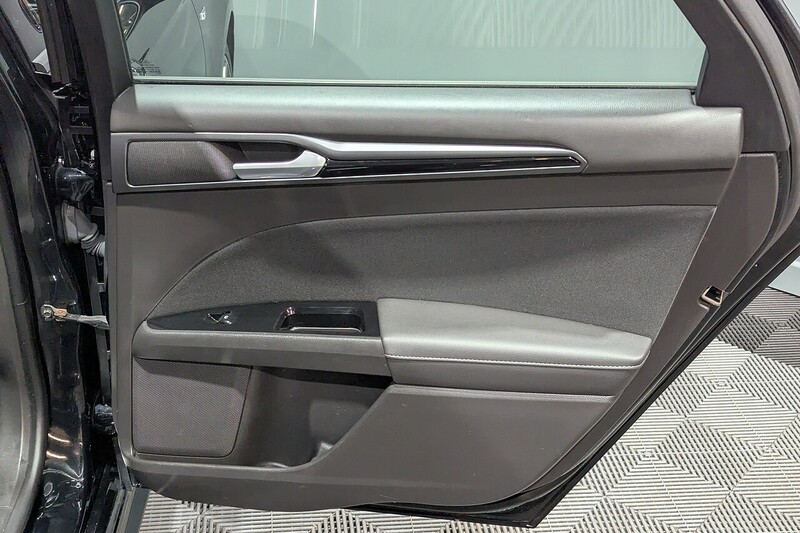 Ford Mondeo 2.0 TDCi ST-Line Hatchback 5dr Diesel Manual Euro 6 (s/s) (150 ps) - U211