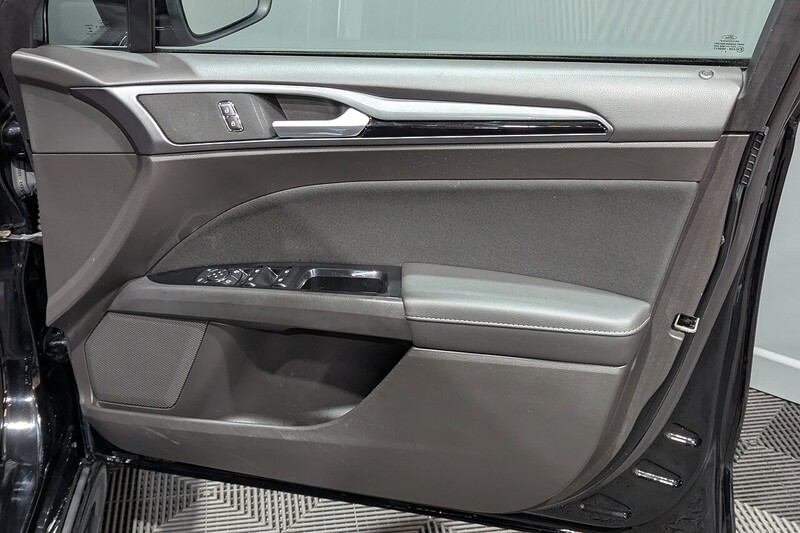 Ford Mondeo 2.0 TDCi ST-Line Hatchback 5dr Diesel Manual Euro 6 (s/s) (150 ps) - U211