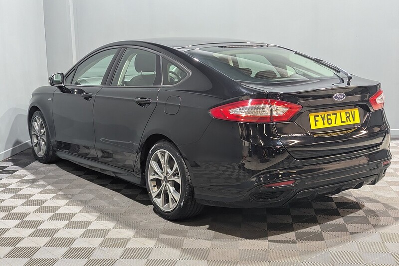 Ford Mondeo 2.0 TDCi ST-Line Hatchback 5dr Diesel Manual Euro 6 (s/s) (150 ps) - U211