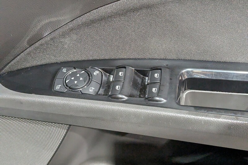 Ford Mondeo 2.0 TDCi ST-Line Hatchback 5dr Diesel Manual Euro 6 (s/s) (150 ps) - U211