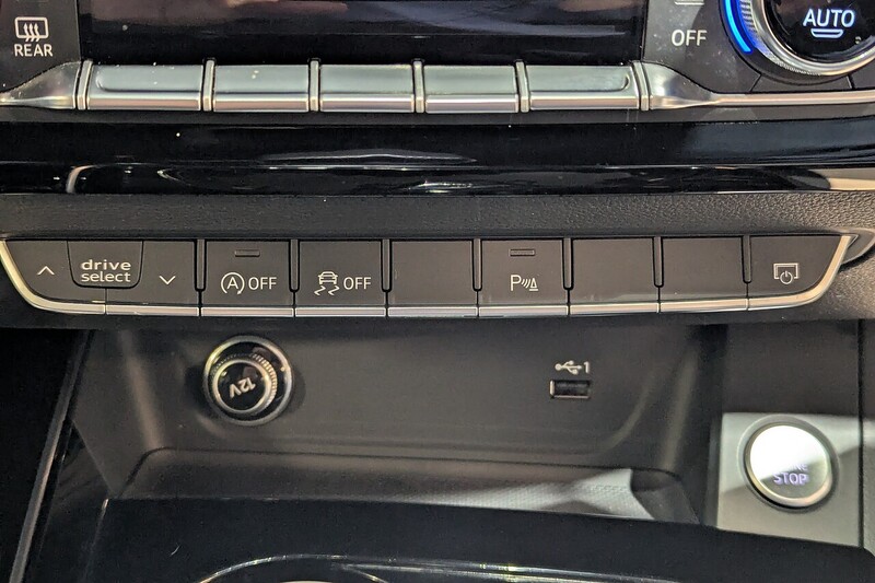 Audi A4 Avant 2.0 TDI 35 Black Edition Estate 5dr Diesel S Tronic Euro 6 (s/s) (163 ps) - U214