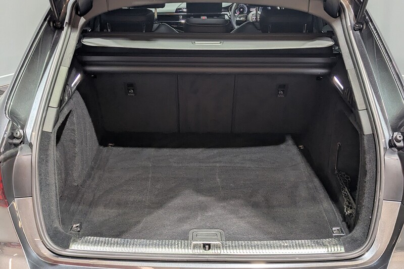 Audi A4 Avant 2.0 TDI 35 Black Edition Estate 5dr Diesel S Tronic Euro 6 (s/s) (163 ps) - U214