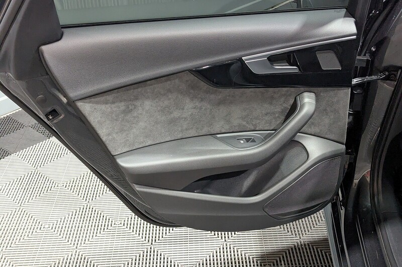 Audi A4 Avant 2.0 TDI 35 Black Edition Estate 5dr Diesel S Tronic Euro 6 (s/s) (163 ps) - U214