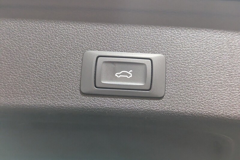 Audi A4 Avant 2.0 TDI 35 Black Edition Estate 5dr Diesel S Tronic Euro 6 (s/s) (163 ps) - U214