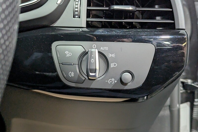 Audi A4 Avant 2.0 TDI 35 Black Edition Estate 5dr Diesel S Tronic Euro 6 (s/s) (163 ps) - U214