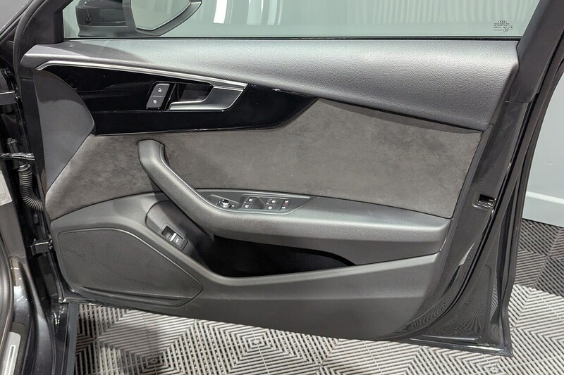 Audi A4 Avant 2.0 TDI 35 Black Edition Estate 5dr Diesel S Tronic Euro 6 (s/s) (163 ps) - U214