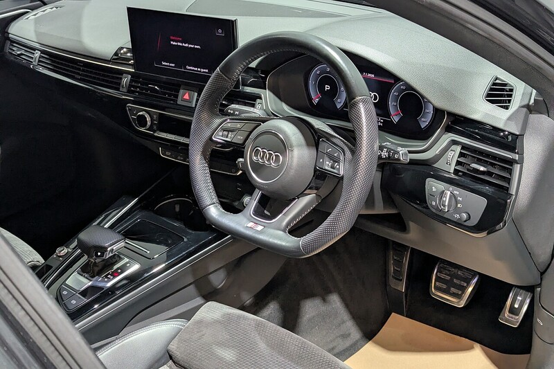 Audi A4 Avant 2.0 TDI 35 Black Edition Estate 5dr Diesel S Tronic Euro 6 (s/s) (163 ps) - U214