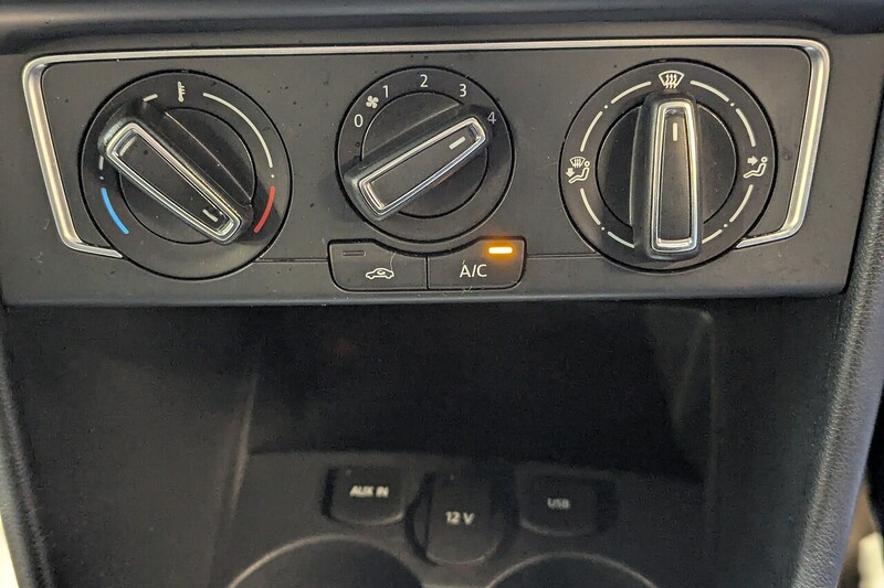 Volkswagen Polo 1.0 BlueMotion Tech Match Hatchback 3dr Petrol Manual Euro 6 (s/s) (60 ps) - U220