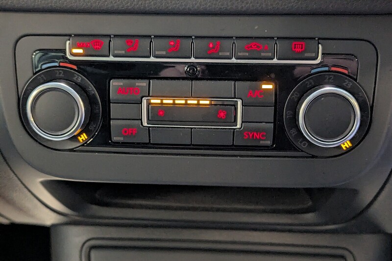 Volkswagen Tiguan 2.0 TDI BlueMotion Tech Match SUV 5dr Diesel Manual 4WD Euro 5 (s/s) (140 ps) - U222