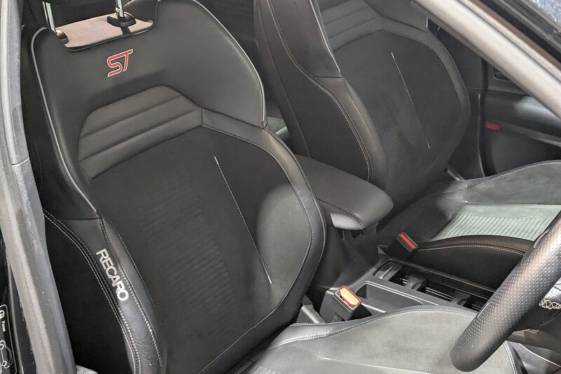 Ford Focus 2.0 EcoBlue ST Hatchback 5dr Diesel Manual Euro 6 (s/s) (190 ps) - U223