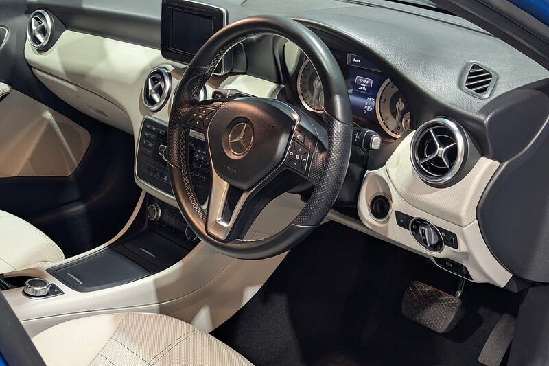 Mercedes-Benz A Class 1.5 A180 CDI Sport Hatchback 5dr Diesel 7G-DCT Euro 5 (s/s) (109 ps) - U241