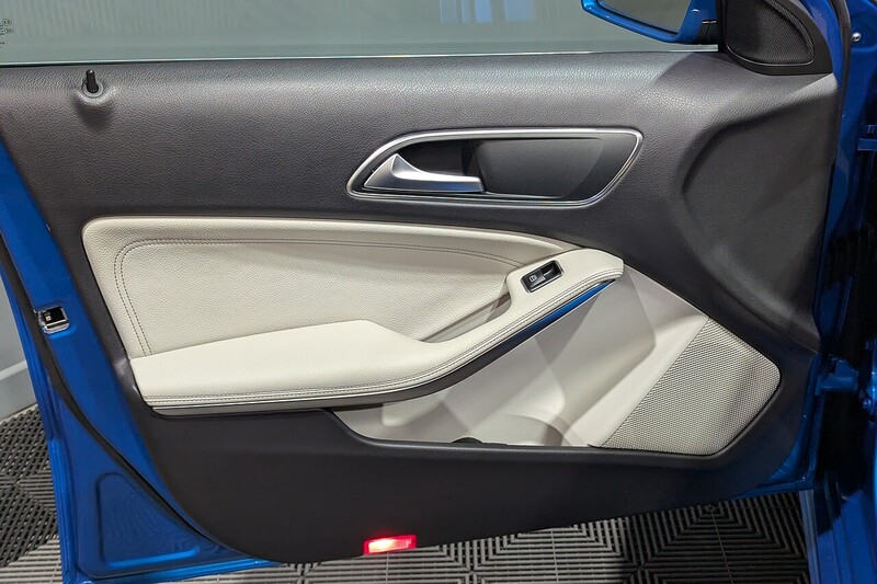 Mercedes-Benz A Class 1.5 A180 CDI Sport Hatchback 5dr Diesel 7G-DCT Euro 5 (s/s) (109 ps) - U241