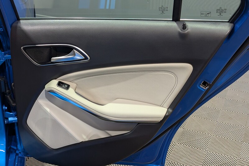 Mercedes-Benz A Class 1.5 A180 CDI Sport Hatchback 5dr Diesel 7G-DCT Euro 5 (s/s) (109 ps) - U241