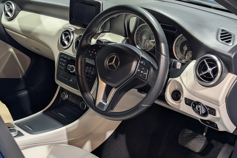 Mercedes-Benz A Class 1.5 A180 CDI Sport Hatchback 5dr Diesel 7G-DCT Euro 5 (s/s) (109 ps) - U241