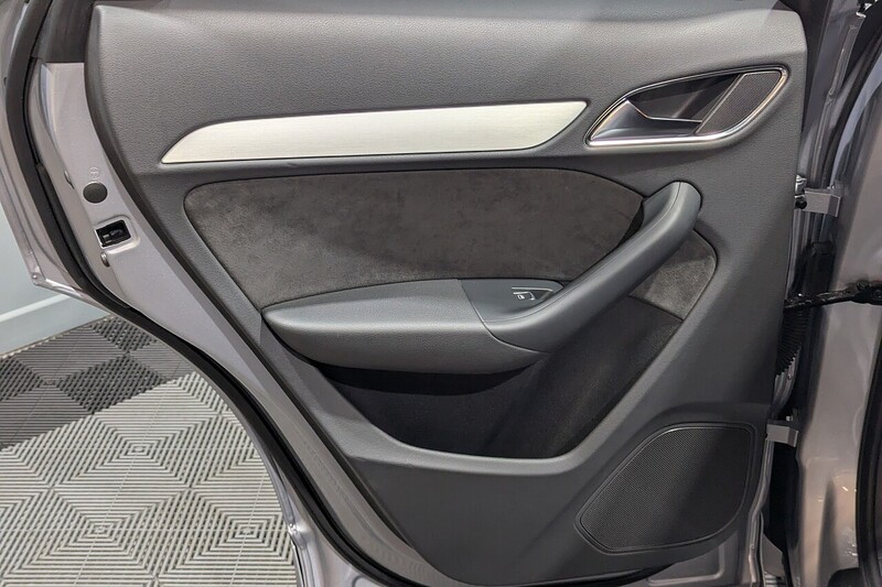 Audi Q3 2.0 TDI S line Plus SUV 5dr Diesel Manual quattro Euro 5 (s/s) (140 ps) - U242