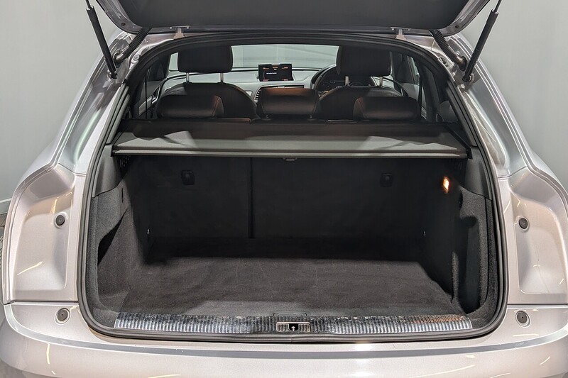 Audi Q3 2.0 TDI S line Plus SUV 5dr Diesel Manual quattro Euro 5 (s/s) (140 ps) - U242