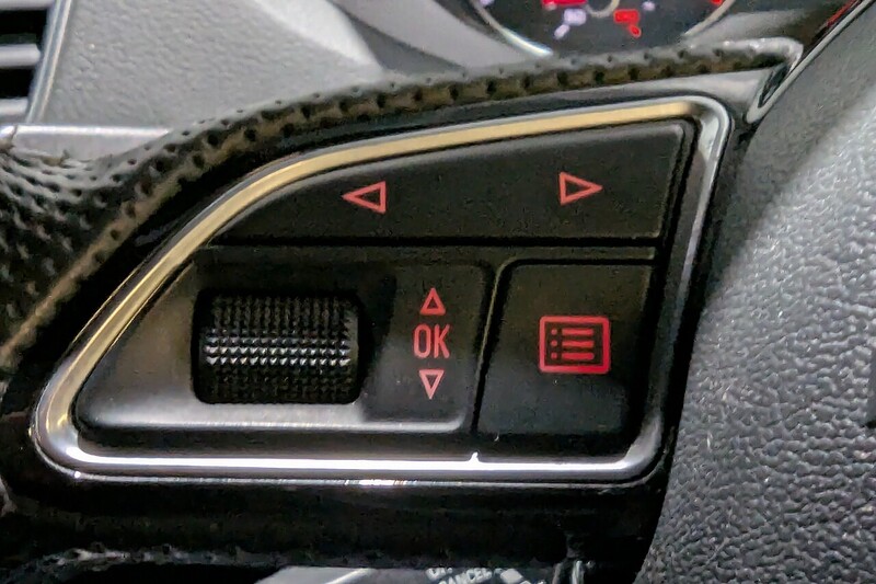 Audi Q3 2.0 TDI S line Plus SUV 5dr Diesel Manual quattro Euro 5 (s/s) (140 ps) - U242