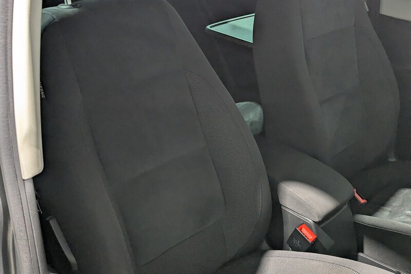 Volkswagen Tiguan 2.0 TDI BlueMotion Tech Match SUV 5dr Diesel Manual 2WD Euro 5 (s/s) (140 ps) - U269