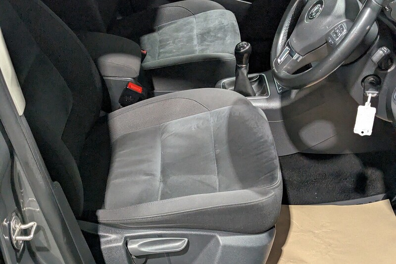 Volkswagen Tiguan 2.0 TDI BlueMotion Tech Match SUV 5dr Diesel Manual 2WD Euro 5 (s/s) (140 ps) - U269