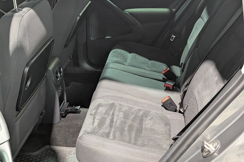 Volkswagen Tiguan 2.0 TDI BlueMotion Tech Match SUV 5dr Diesel Manual 2WD Euro 5 (s/s) (140 ps) - U269