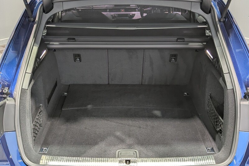 Audi A4 Avant 2.0 TDI S line Estate 5dr Diesel Manual Euro 6 (s/s) (190 ps) - U287