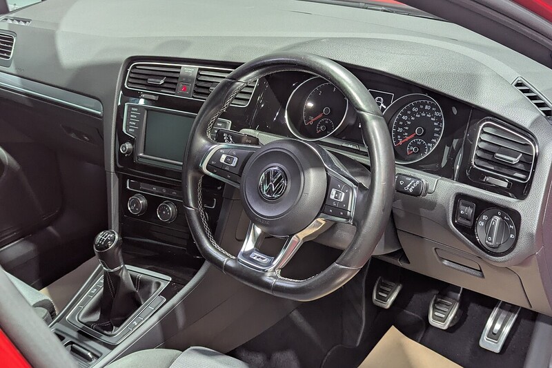 Volkswagen Golf 2.0 TDI BlueMotion Tech R-Line Edition Hatchback 5dr Diesel Manual Euro 6 (s/s) (150 ps) - U314